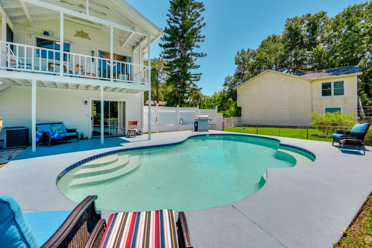 Palmetto Vacation Pool Home with Great Amenities Sleeps 8
