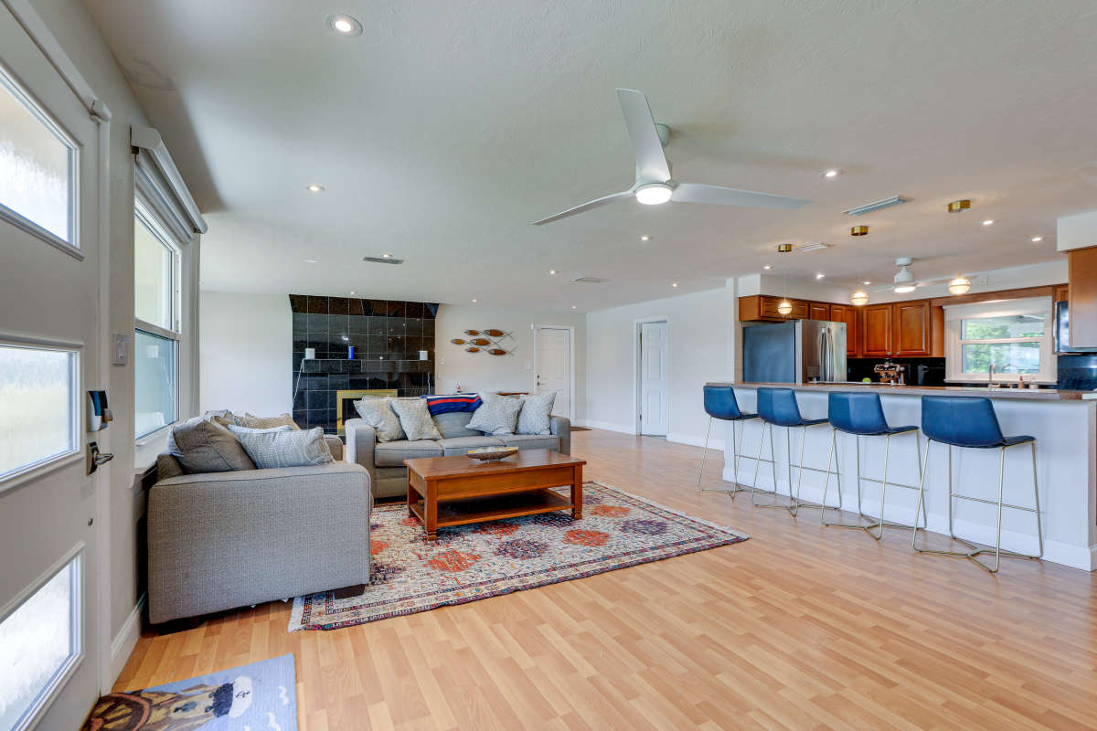 Palmetto Vacation Home Three Bedrooms Sleeps 6 Guests