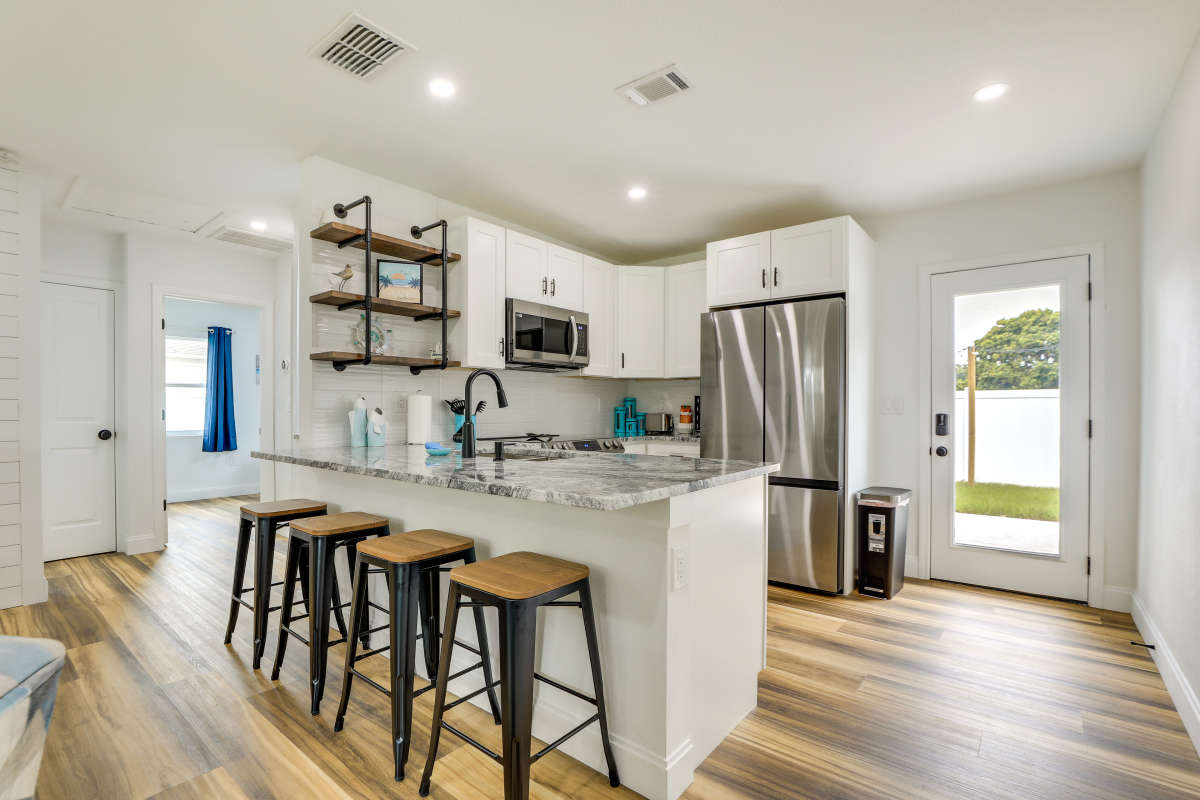 Palmetto Vacation Home Three Bedrooms Sleeps 6 Guests