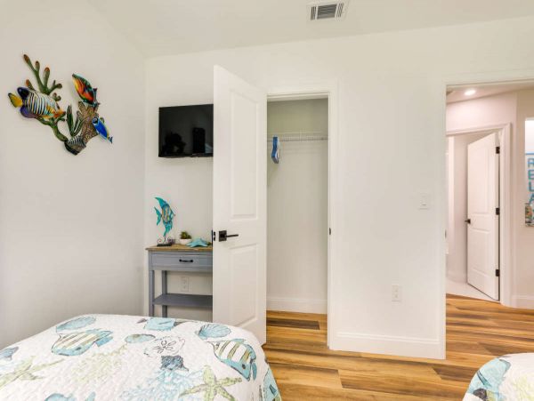 Palmetto Vacation Home Three Bedrooms Sleeps 6 Guests