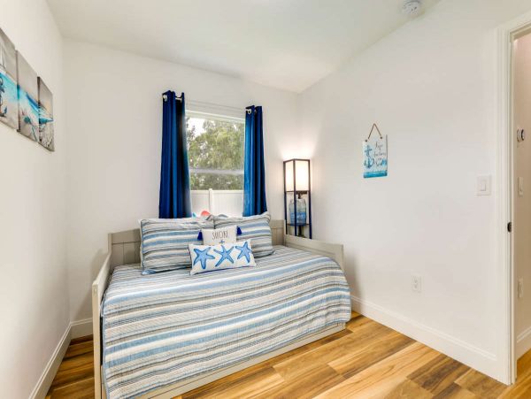Palmetto Vacation Home Three Bedrooms Sleeps 6 Guests