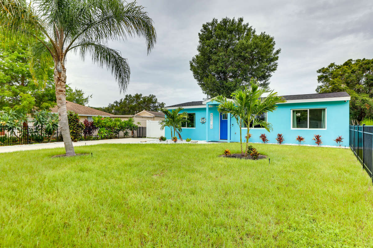 Palmetto Vacation Home Three Bedrooms Sleeps 6 Guests