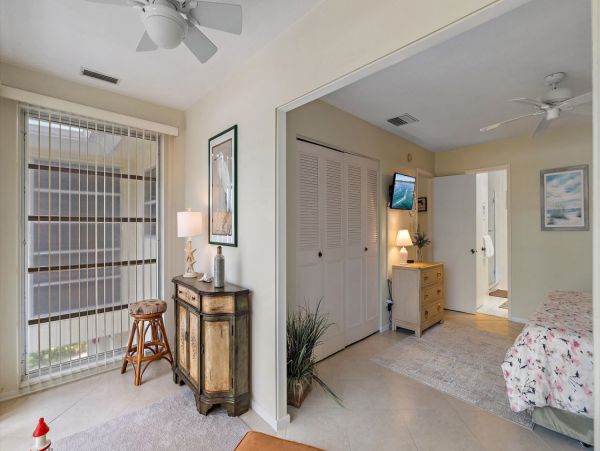 Longboat Key Vacation Condo Two Bedroom Walk to Beach