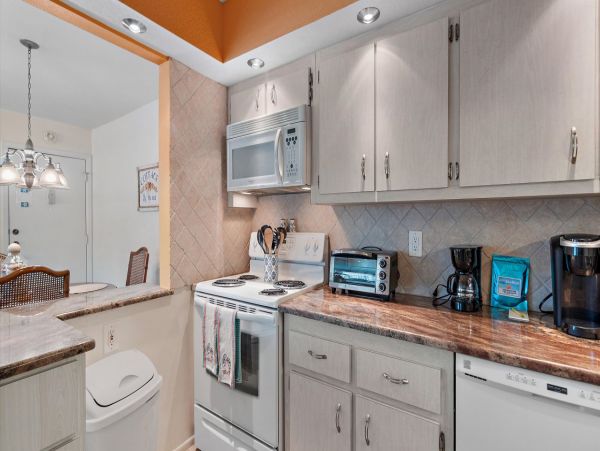 Longboat Key Vacation Condo Two Bedroom Walk to Beach