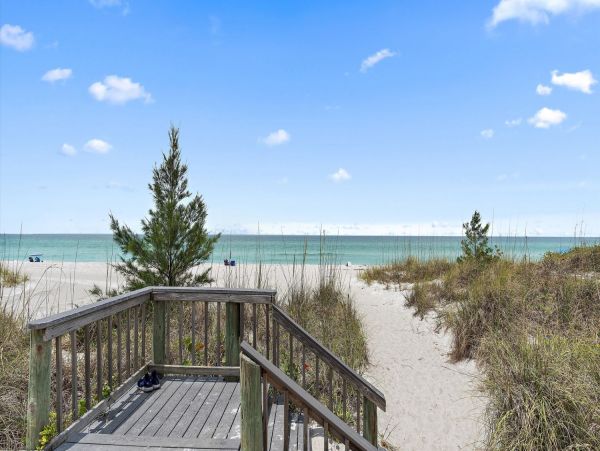 Longboat Key Vacation Condo Two Bedroom Walk to Beach
