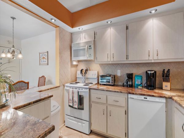 Longboat Key Vacation Condo Two Bedroom Walk to Beach