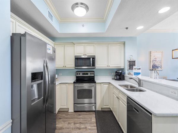 Lovely 3 Bedroom Vacation Condo with Full Ocean Views