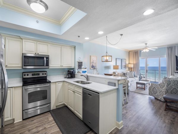 Lovely 3 Bedroom Vacation Condo with Full Ocean Views