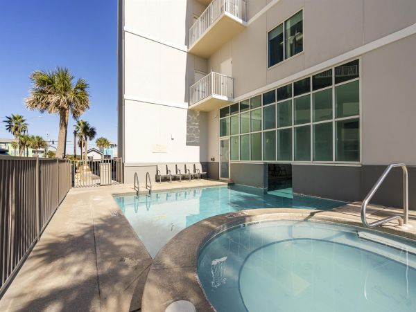Lovely 3 Bedroom Vacation Condo with Full Ocean Views