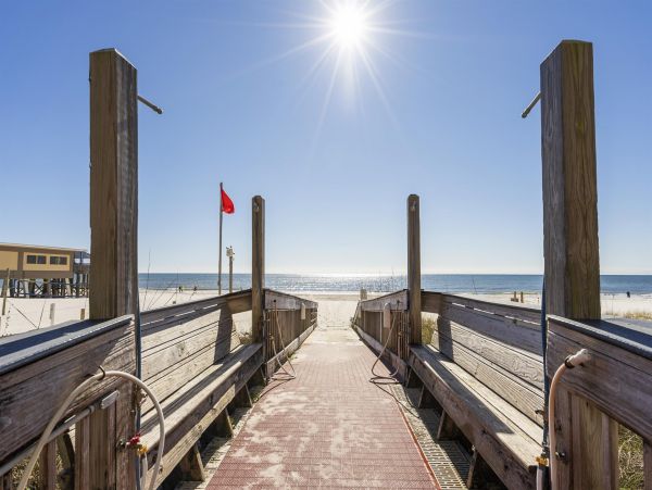 Lovely 3 Bedroom Vacation Condo with Full Ocean Views