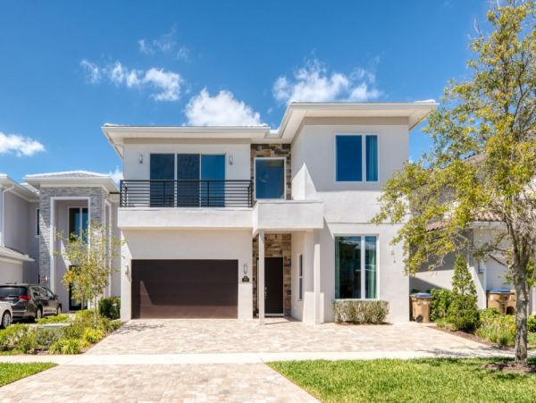 Gorgeous Reunion Vacation Home Eight Bedroom