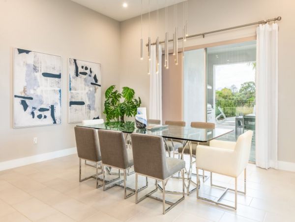 Gorgeous Reunion Vacation Home Eight Bedroom