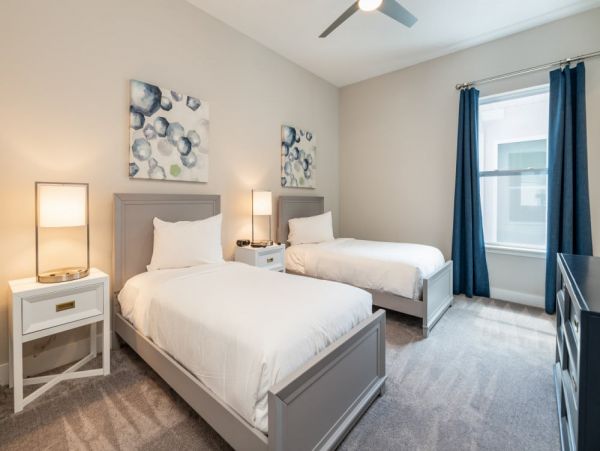 Gorgeous Reunion Vacation Home Eight Bedroom