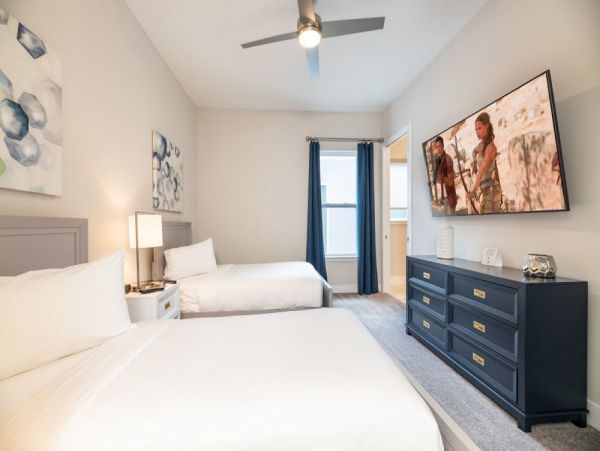 Gorgeous Reunion Vacation Home Eight Bedroom