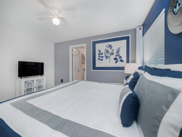 Luxurious 5 Bedroom Townhome Near Disney with Private Pool & Resort Amenities