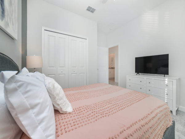 Luxurious 5 Bedroom Townhome Near Disney with Private Pool & Resort Amenities