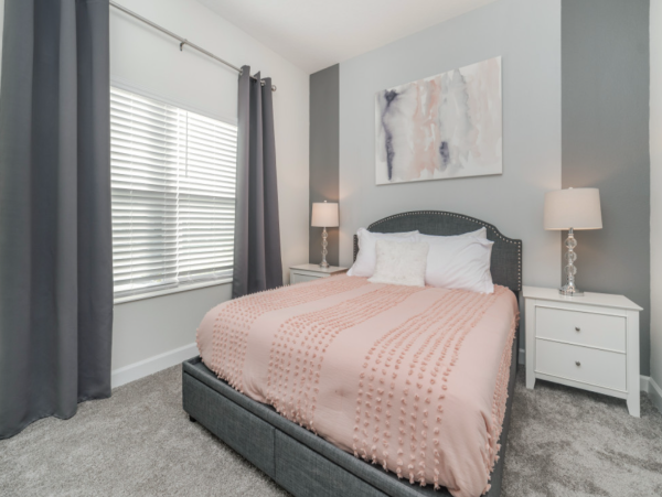 Luxurious 5 Bedroom Townhome Near Disney with Private Pool & Resort Amenities