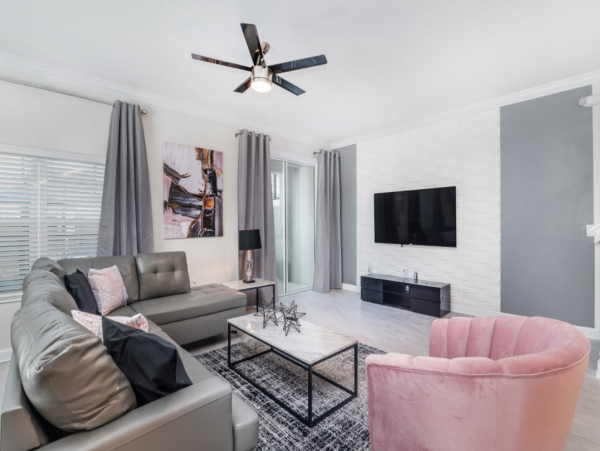 Luxurious 5 Bedroom Townhome Near Disney with Private Pool & Resort Amenities