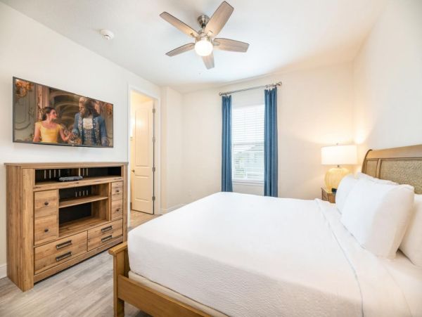 Orlando Luxury Vacation Rental  Disney Area Villa with Private Pool and Hot Tub