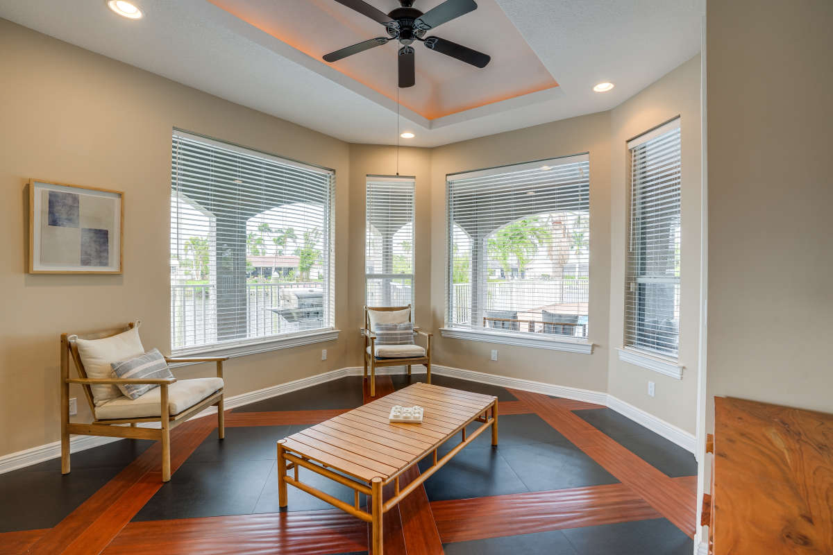 Stunning 6 Bedroom Home with Private Pool