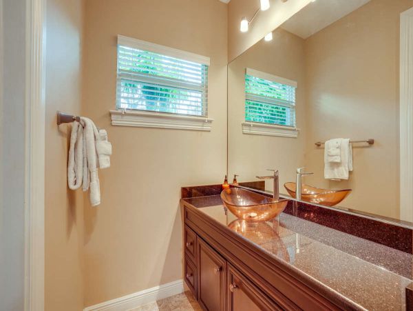 Stunning 6 Bedroom Home with Private Pool