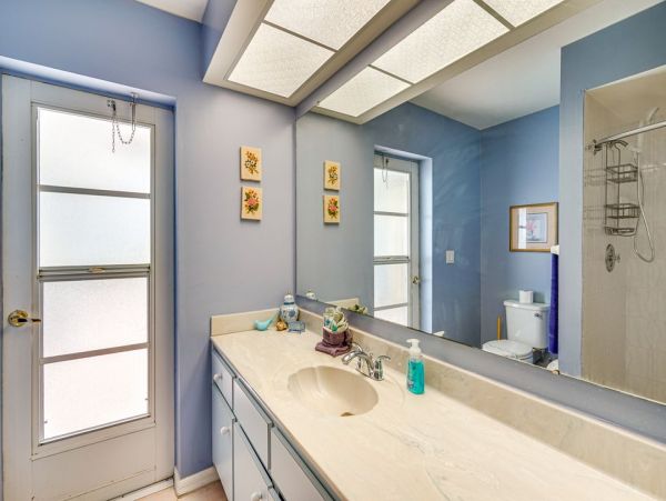 Waterfront Three Bedroom Vacation Rental in Cape Coral