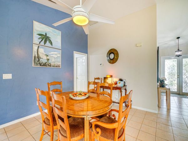 Waterfront Three Bedroom Vacation Rental in Cape Coral