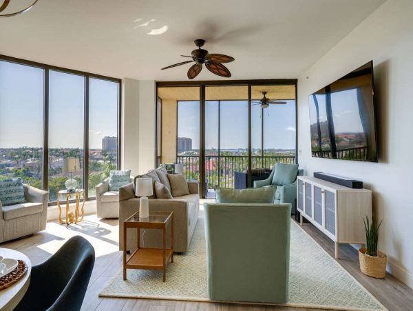 Modern 3 Bedroom Vacation Condo in Cape Coral