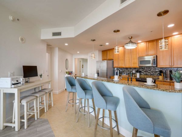 Modern 3 Bedroom Vacation Condo in Cape Coral