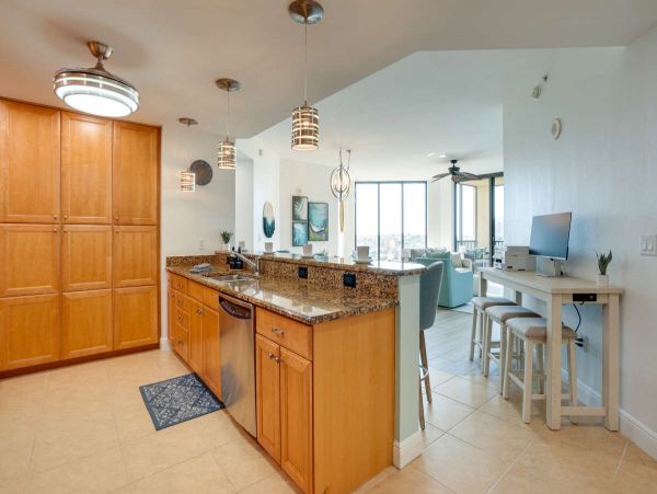 Modern 3 Bedroom Vacation Condo in Cape Coral