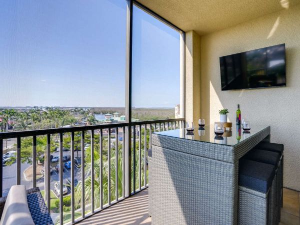 Modern 3 Bedroom Vacation Condo in Cape Coral