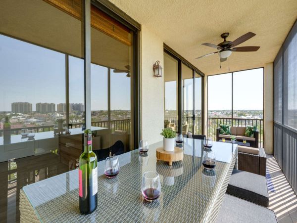Modern 3 Bedroom Vacation Condo in Cape Coral