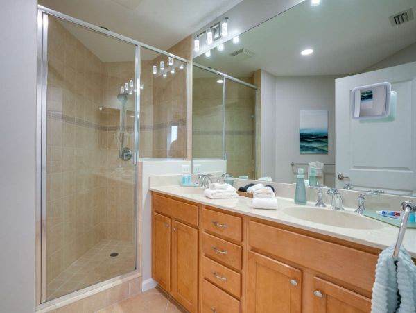 Modern 3 Bedroom Vacation Condo in Cape Coral
