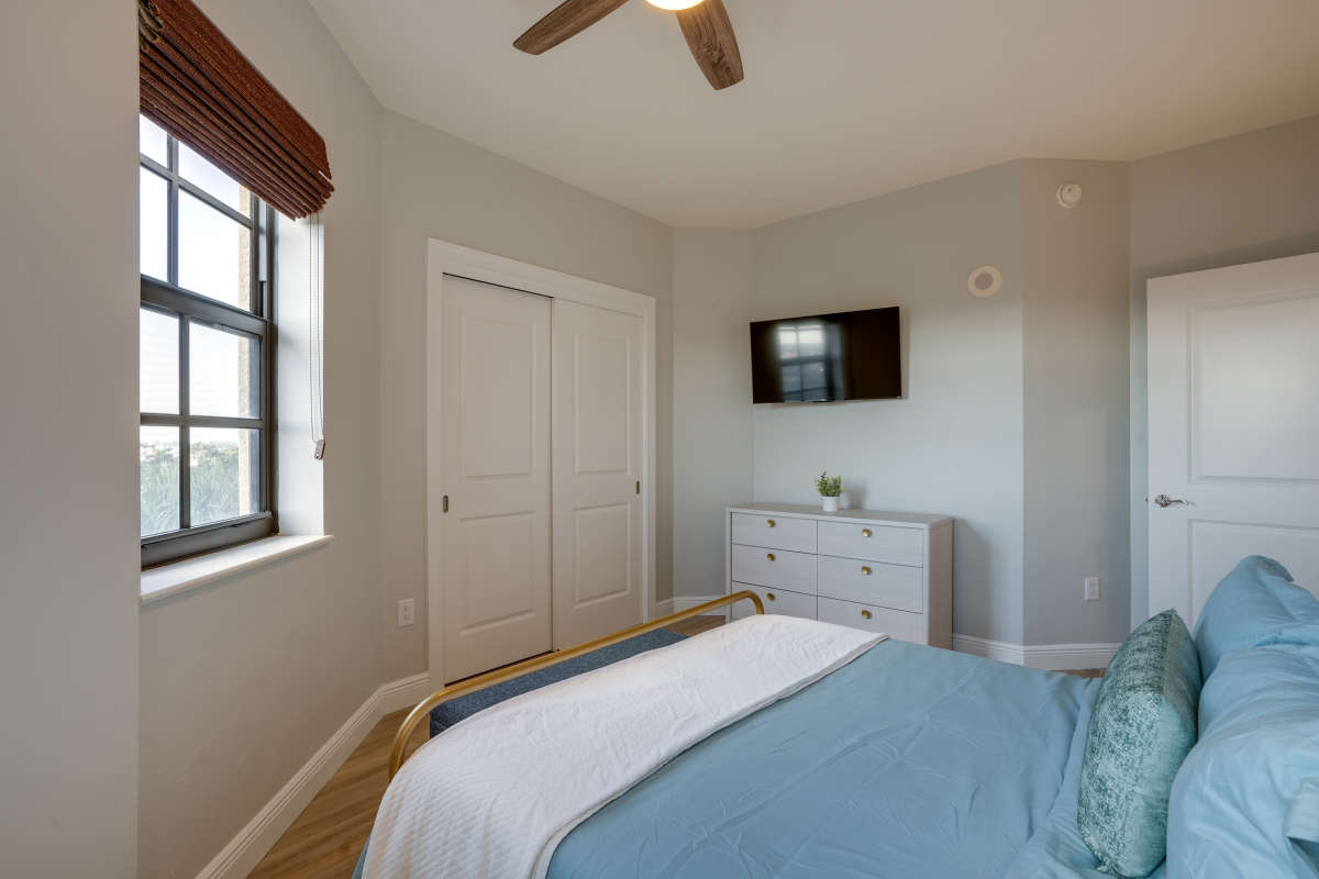 Modern 3 Bedroom Vacation Condo in Cape Coral