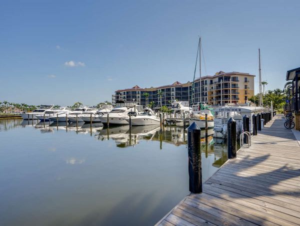 Modern 3 Bedroom Vacation Condo in Cape Coral