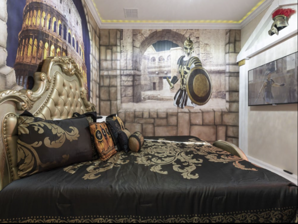 Spacious Davenport Villa: Bowling, Pool, and 20 Bedrooms