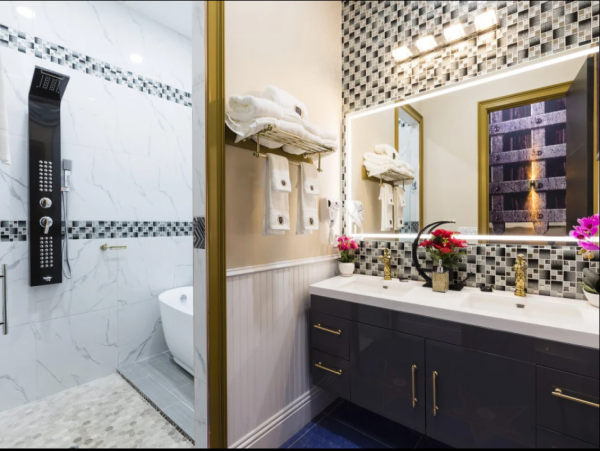 Spacious Davenport Villa: Bowling, Pool, and 20 Bedrooms