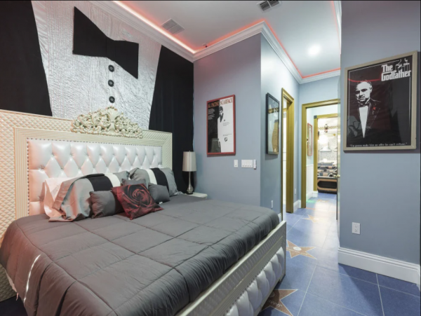 Spacious Davenport Villa: Bowling, Pool, and 20 Bedrooms