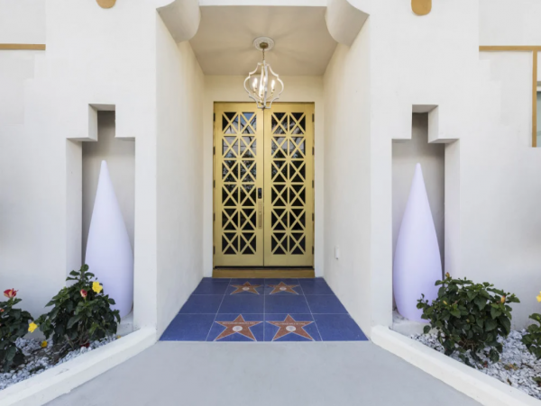 Spacious Davenport Villa: Bowling, Pool, and 20 Bedrooms