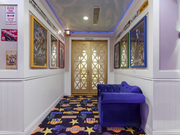 Spacious Davenport Villa: Bowling, Pool, and 20 Bedrooms