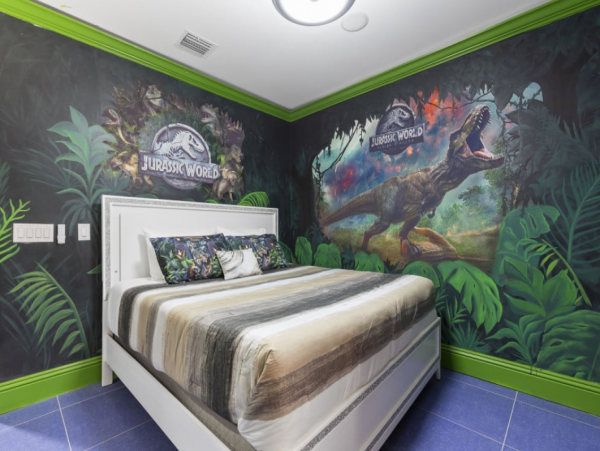 Spacious Davenport Villa: Bowling, Pool, and 20 Bedrooms
