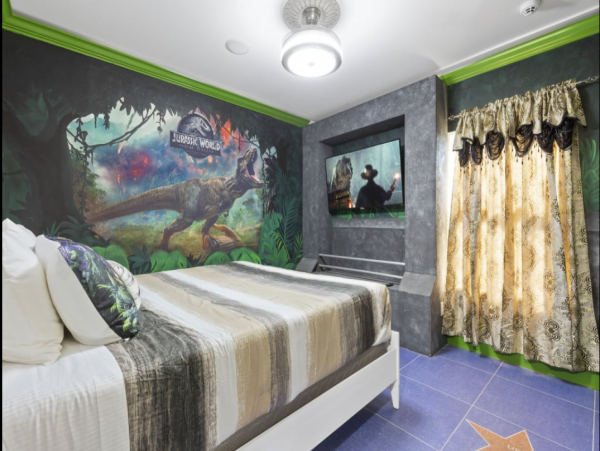 Spacious Davenport Villa: Bowling, Pool, and 20 Bedrooms