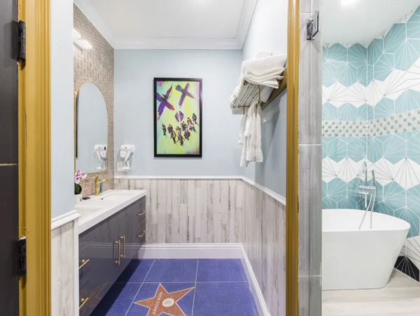 Spacious Davenport Villa: Bowling, Pool, and 20 Bedrooms