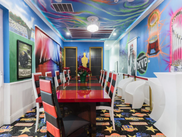 Spacious Davenport Villa: Bowling, Pool, and 20 Bedrooms