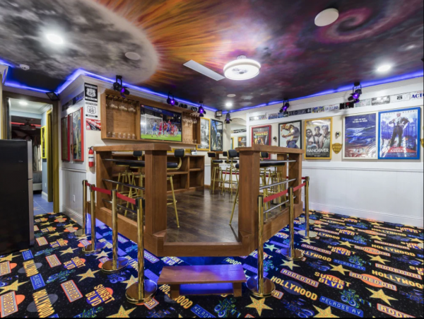 Spacious Davenport Villa: Bowling, Pool, and 20 Bedrooms