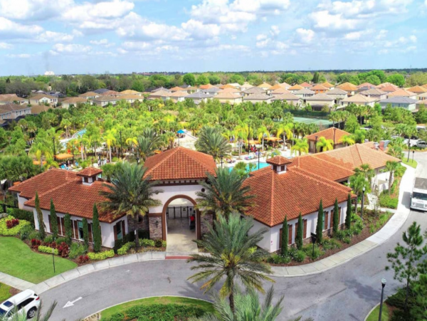 Incredible 11-Bdm Home in Orlando Luxury & Entertainment!