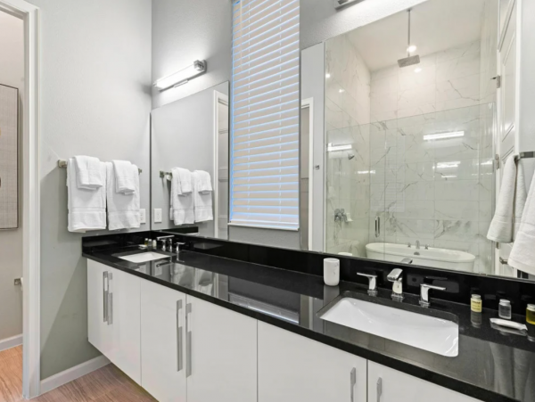 Incredible 11-Bdm Home in Orlando Luxury & Entertainment!