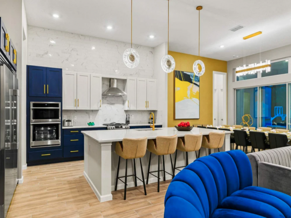 Incredible 11-Bdm Home in Orlando Luxury & Entertainment!
