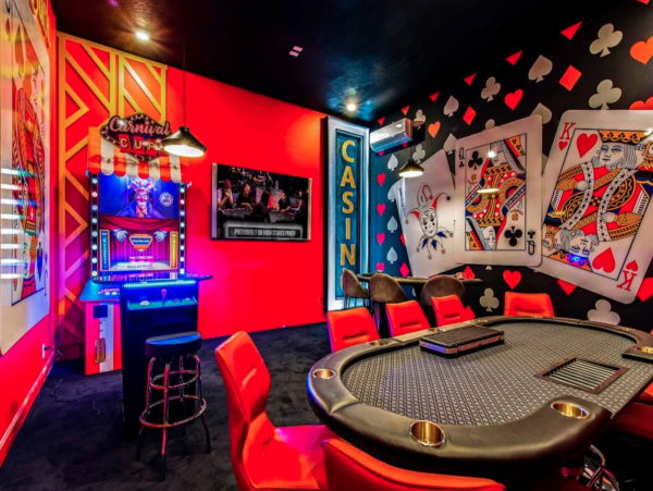 Incredible 11-Bdm Home in Orlando Luxury & Entertainment!