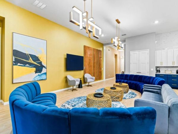 Incredible 11-Bdm Home in Orlando Luxury & Entertainment!